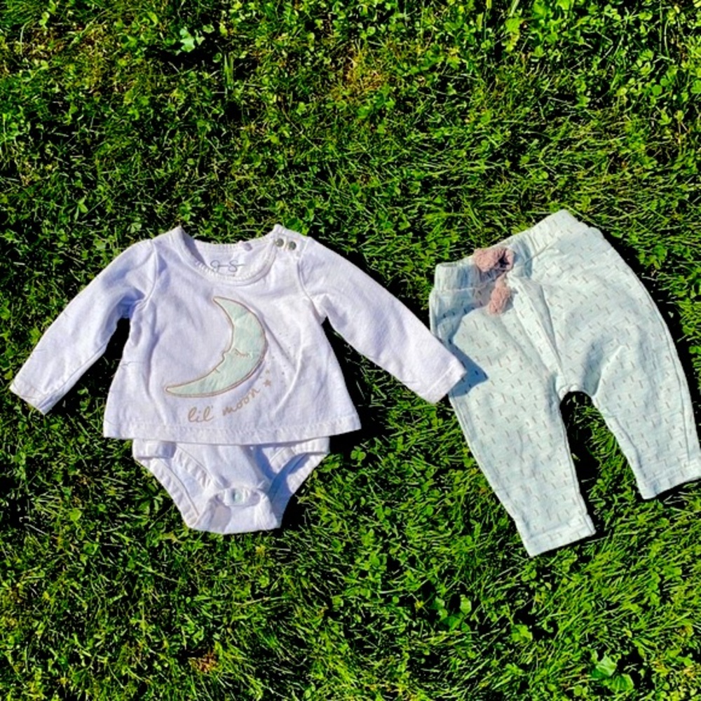 Jessica Simpson Lil Moon Outfit